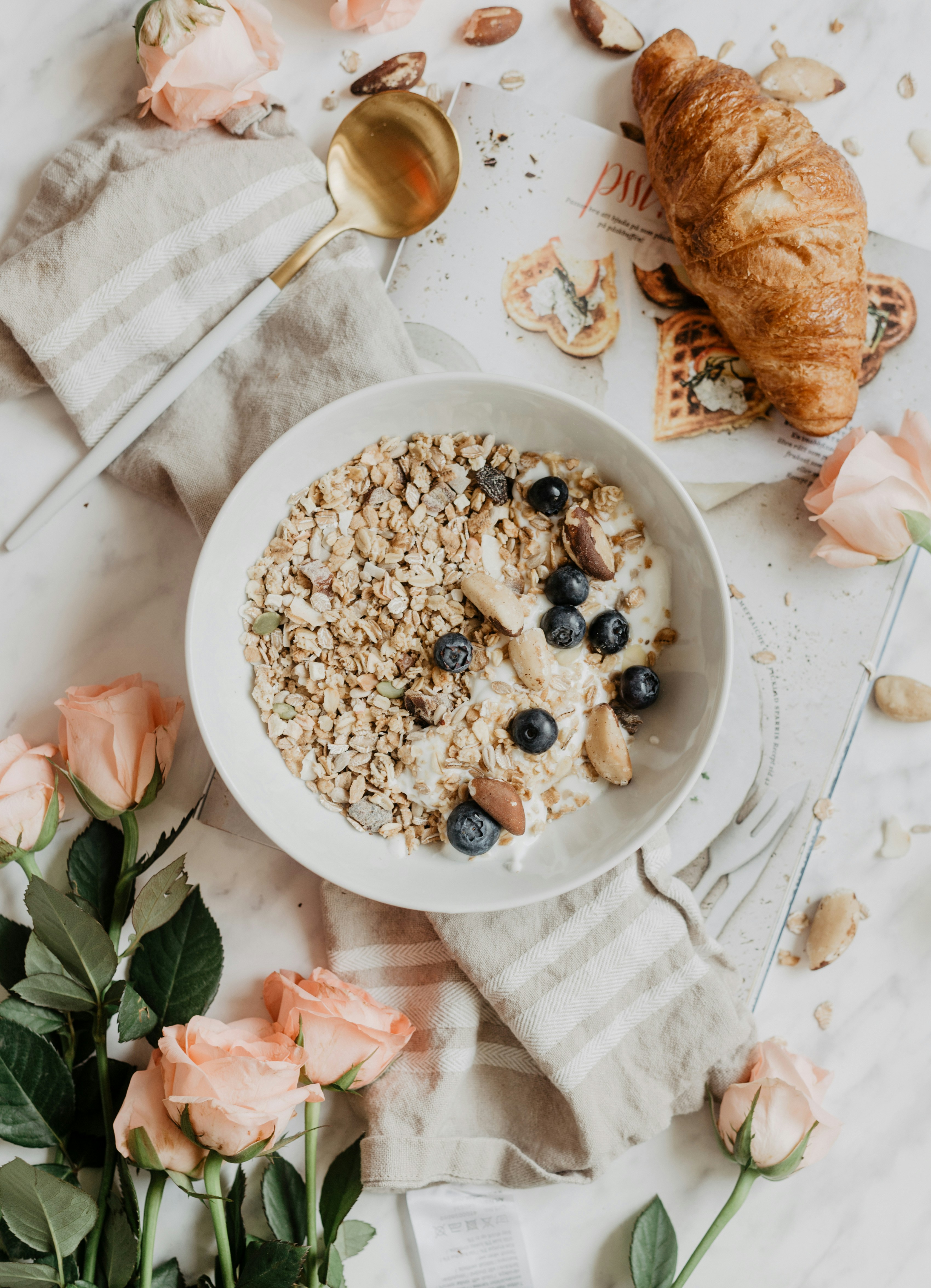 Petit-Déjeuner : Essentiel pour la Santé ou Surévalué pour la Performance ?