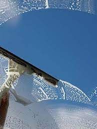 Que faut t'il savoir sur le nettoyage de vitres professionnel ?