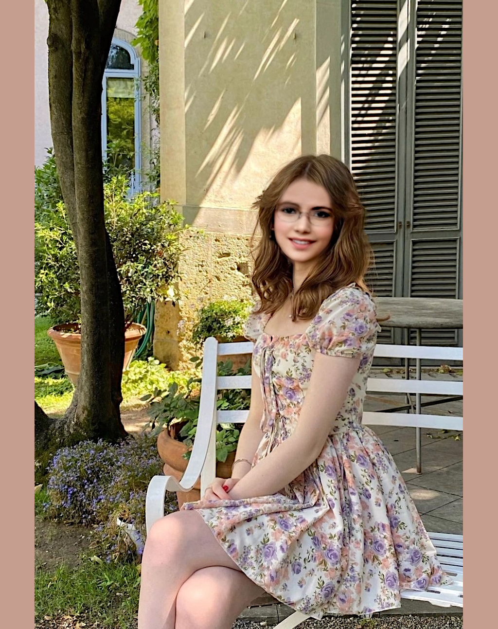 Look romantique pour la belle Camille.