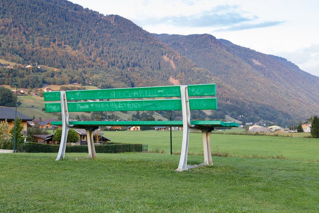 Chartreuse De Melan Soir Fc-jpg-Banc-public-Lilian-Bourgeat-De-partement-de-la-Haute-Savoie