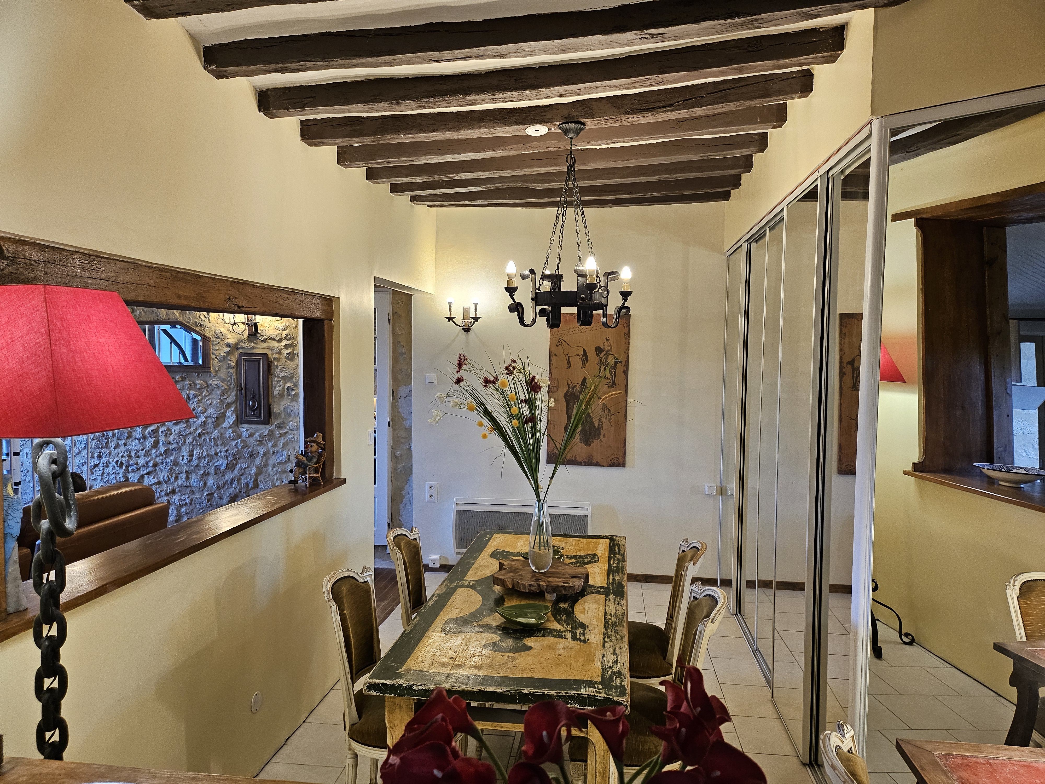Salle a manger vue cuisine