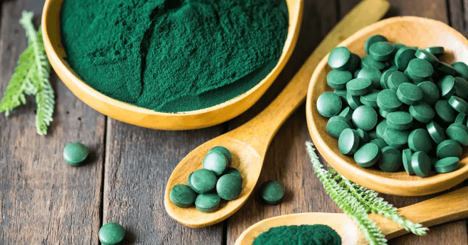 Découvrez la Spiruline : Votre Nouveau Super-Aliment pour une Santé Éclatante ! 💪🌿