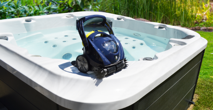Premier robot nettoyeur sans fil pour spa