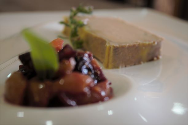 Like-eat-by-Francis-Vera-traiteur-bourgoin-jallieu-plats-a-emporter-foie-gras
