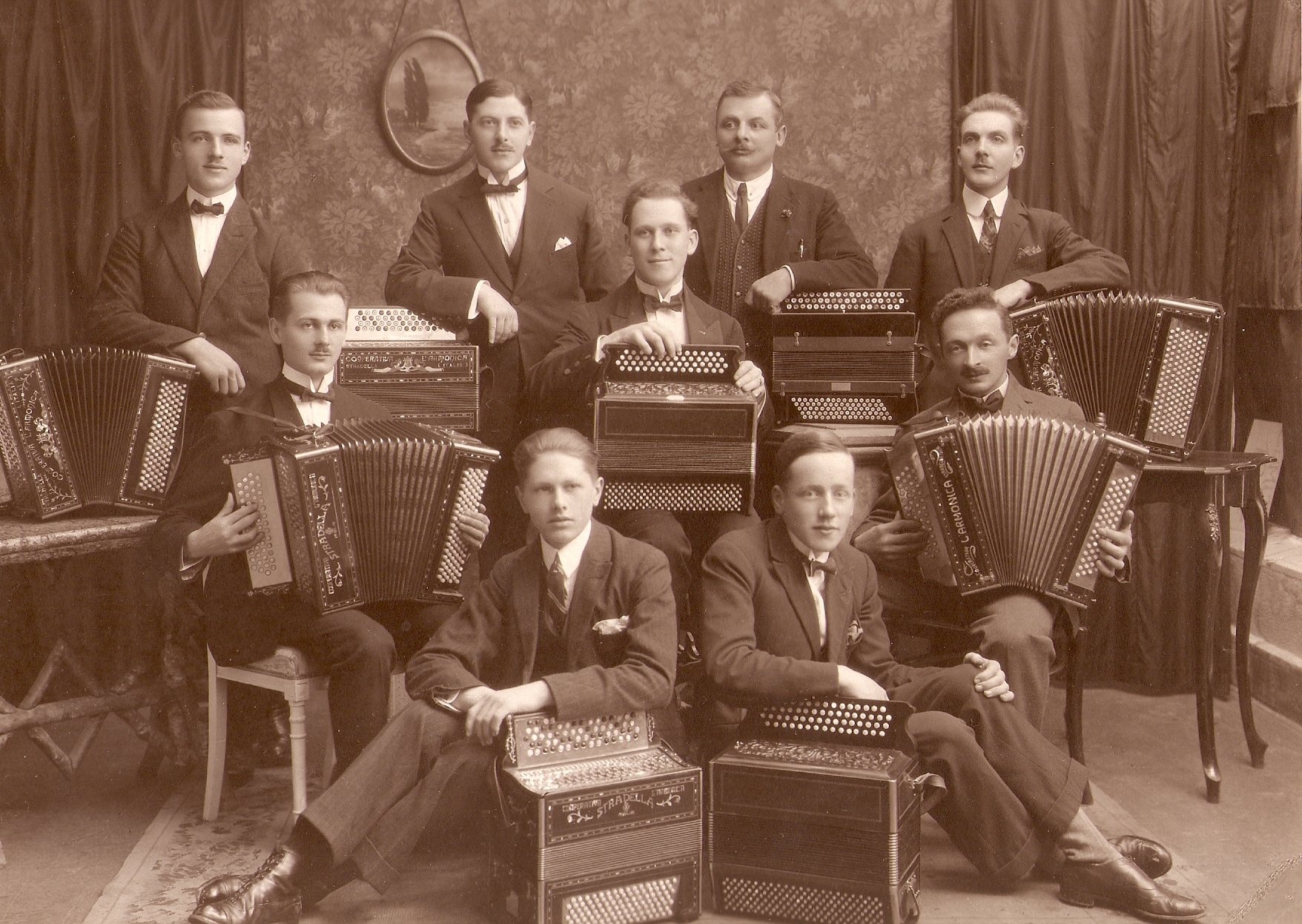 1921