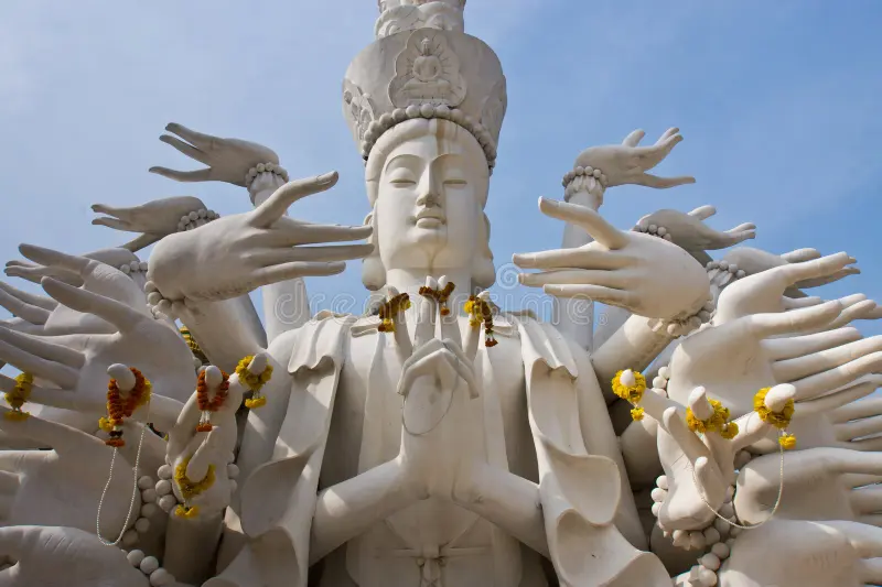 Statue-de-guanyin-de-mains-de-milliers-24354714