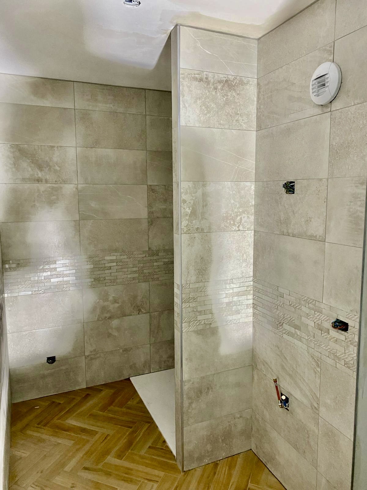 979b9724 48f1 44be 8f51 a1b3dfbf4520 1 