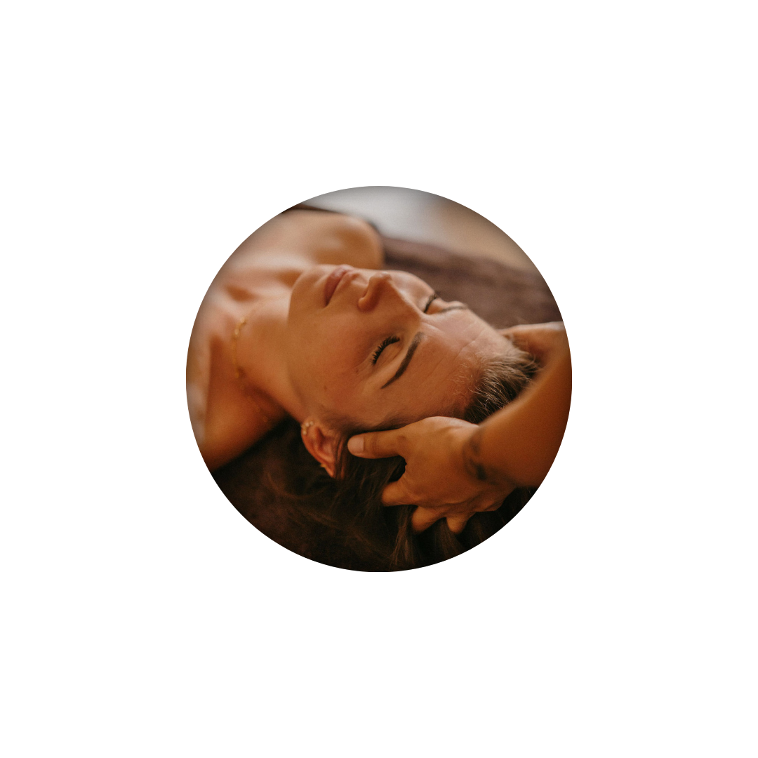 Ambiance zen et bien-être lors d’un massage holistique chez Manon des Sens