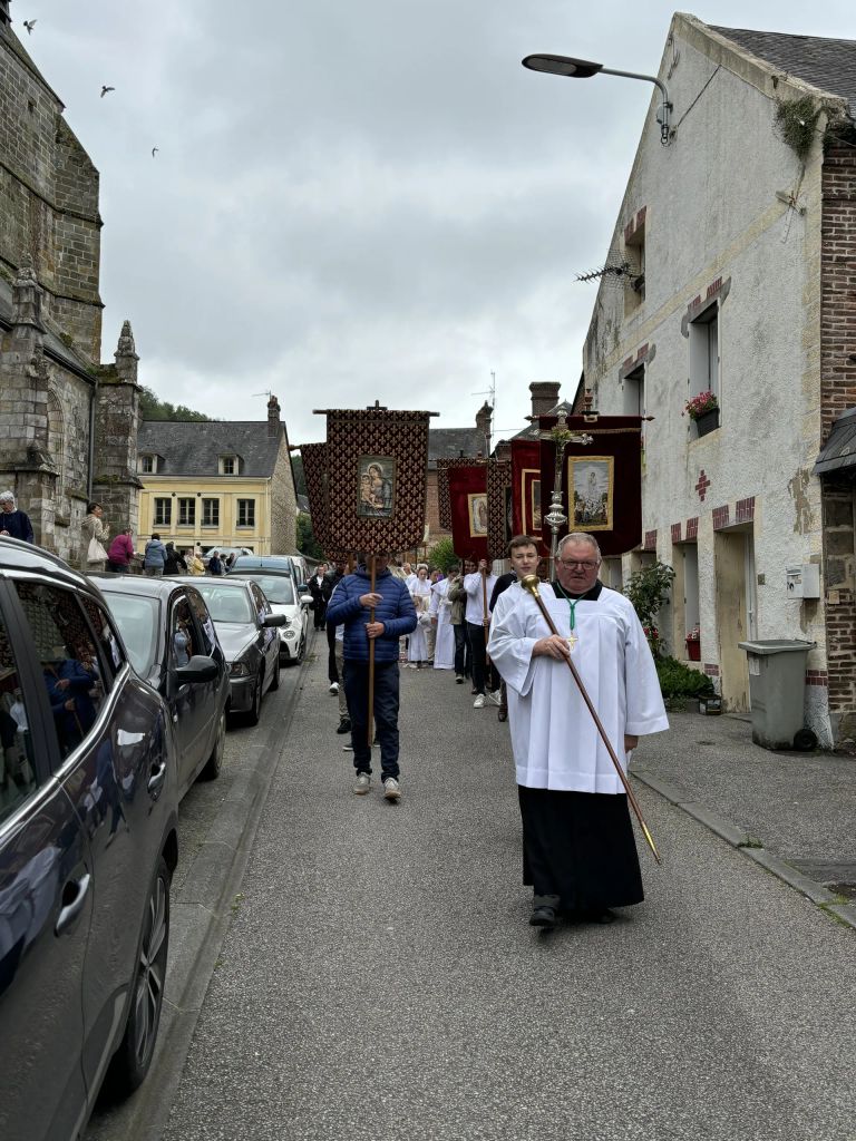 Procession saint sacrement  1 5 