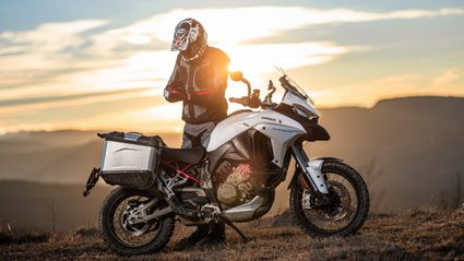 Multistrada v4 ce trail routier aux performances incroyables est une machine a voyager vite et bien photo ducati 1657720657