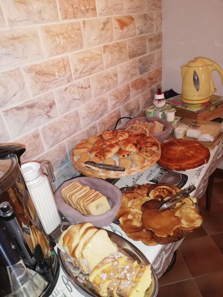 20190608 buffet petit dej2