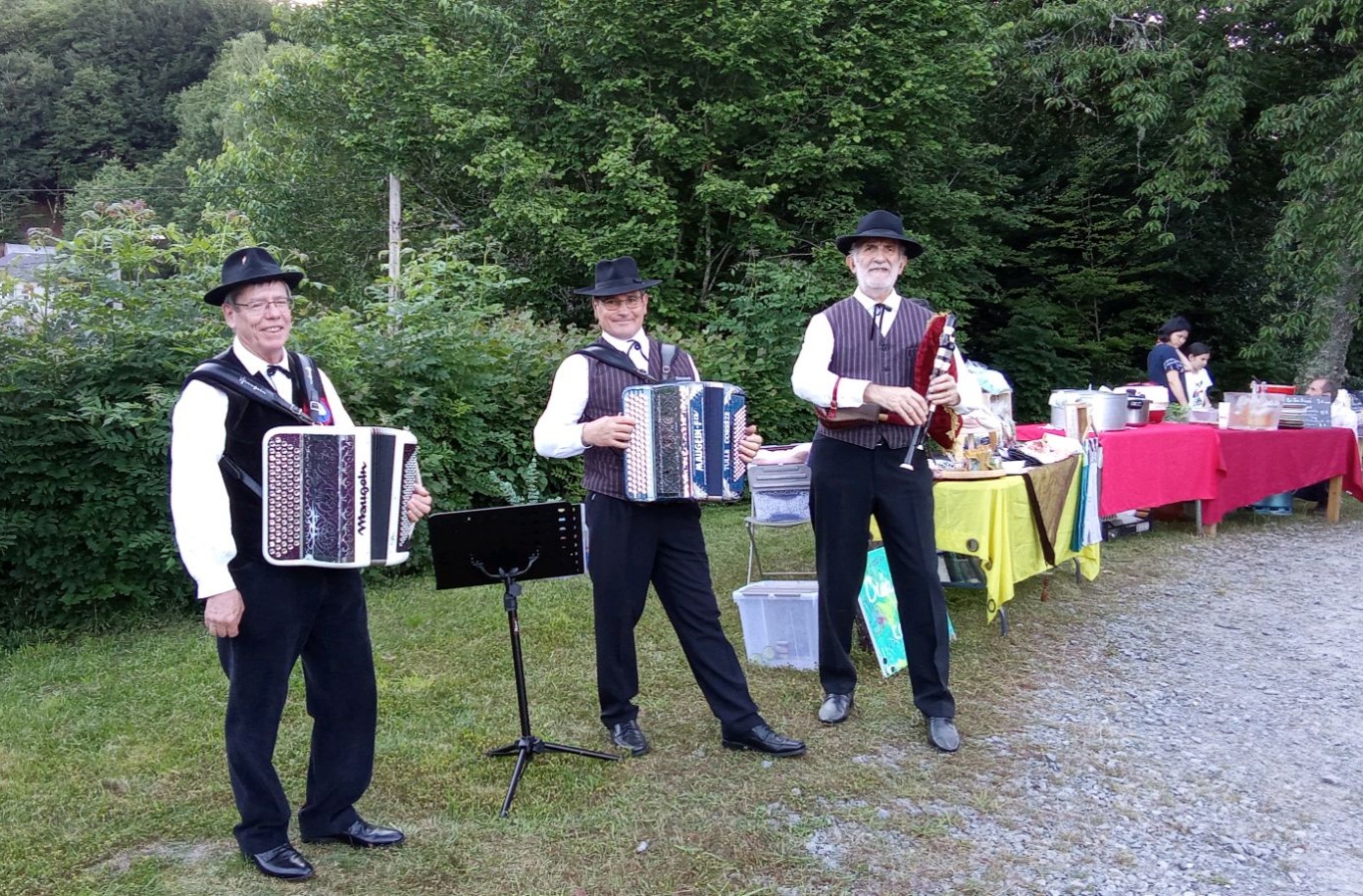 Photo-marche-st-sulpice-les-bois-musiciens