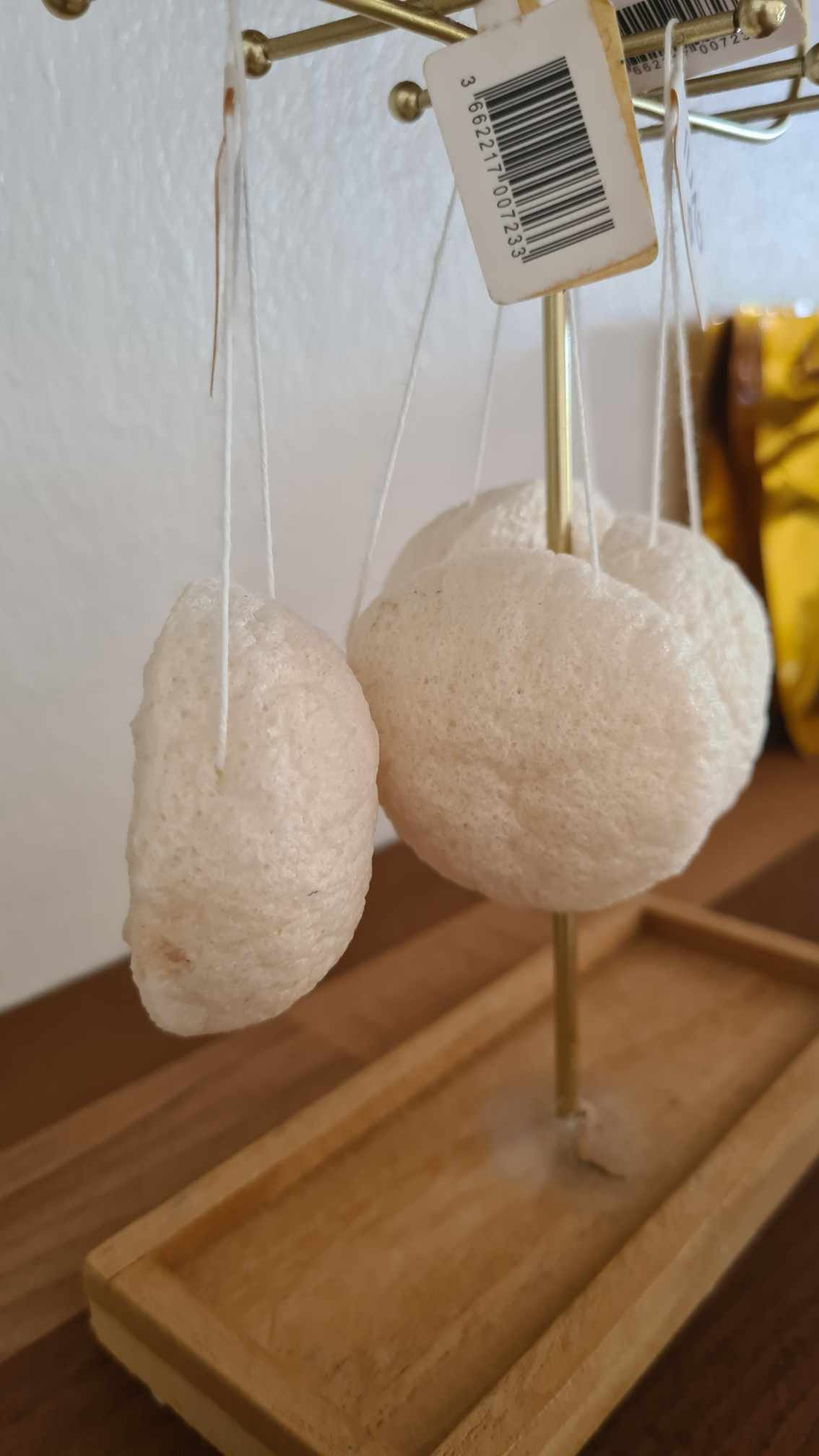 Eponge Konjac
Eponge naturelle pour un nettoyage du visage sans produits en vente chez Lit'Dromassage 