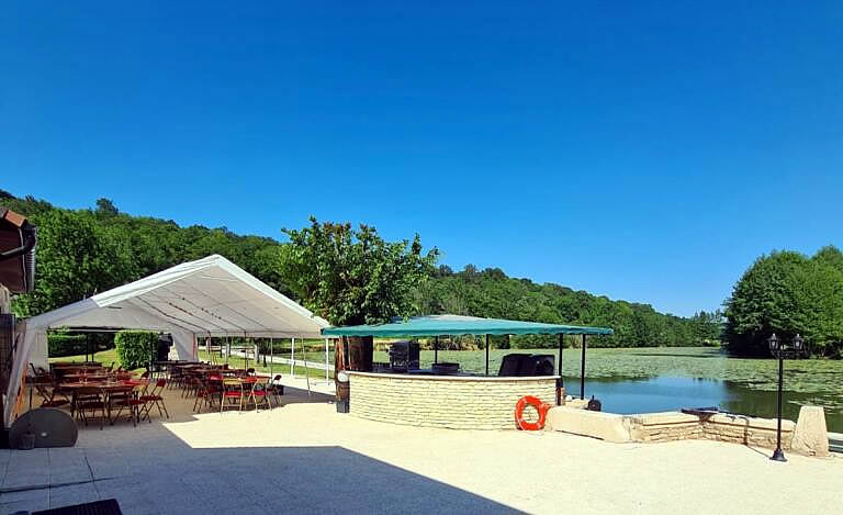 Le seuillon terrasse etang