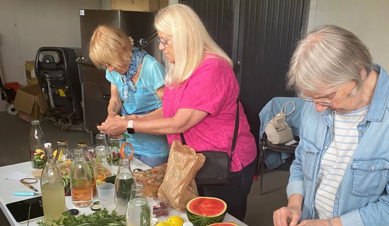 Un atelier "séniors" sur les boissons aromatisées