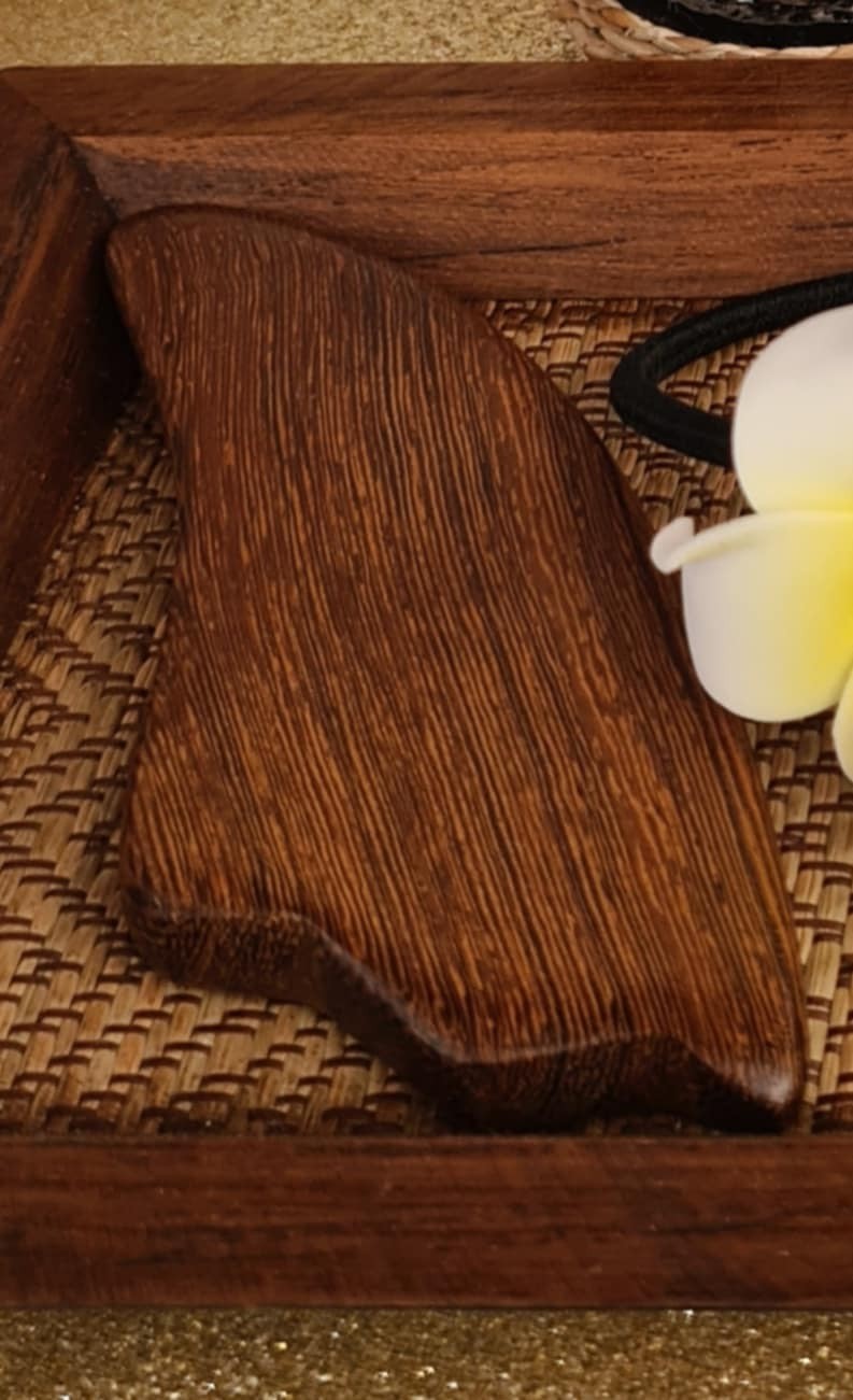 Guasha bois
Idéal pour le drainage lymphatique du visageen vente chez Lit'Dromassage 