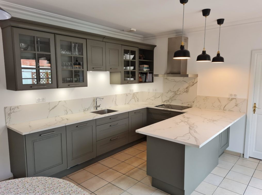Plan de travail marbre cuisine en u
