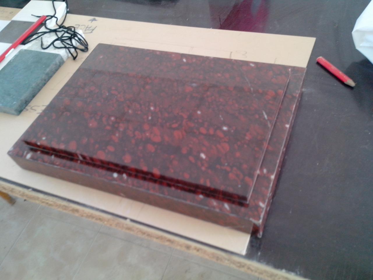Socle sur mesure horloge