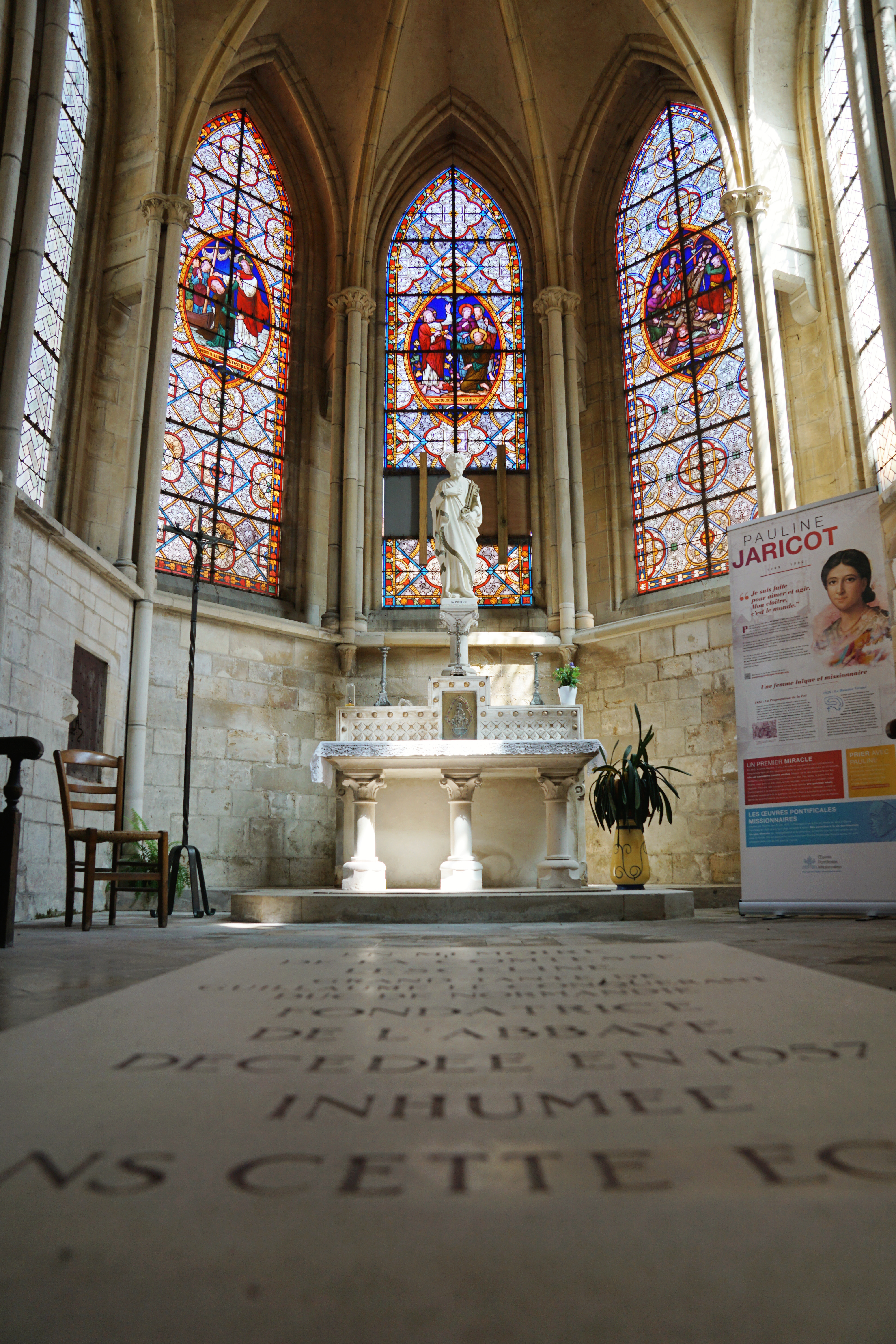 Pays-d-Auge-St-Pierre-sur-Dives-l-abbaye-vous-raconte