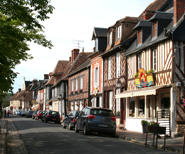 Maisons-pan-de-bois-Beuvron-en-Auge