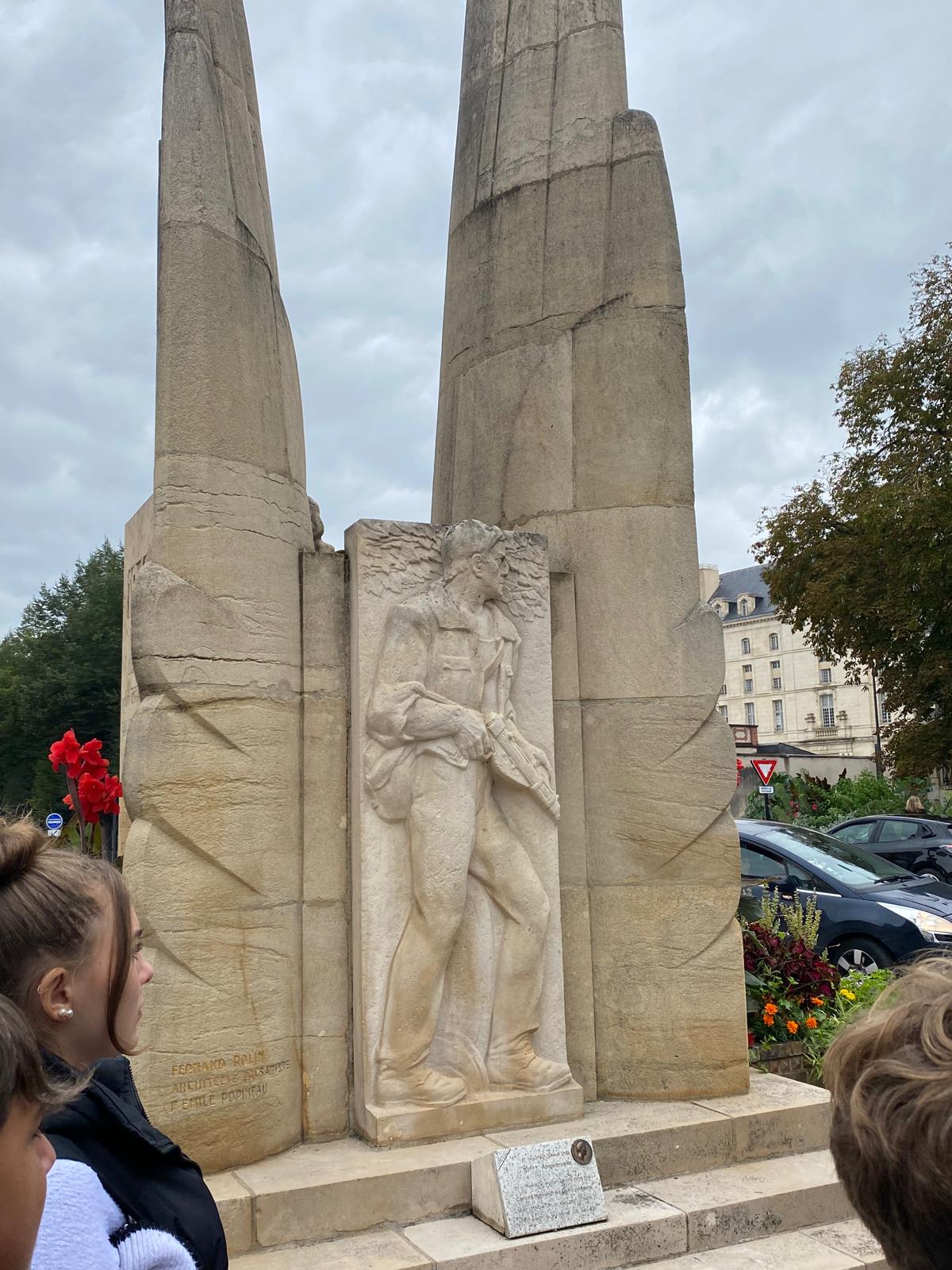 Plongée dans l'histoire de la Libération de Bourges pour la 3ème 1