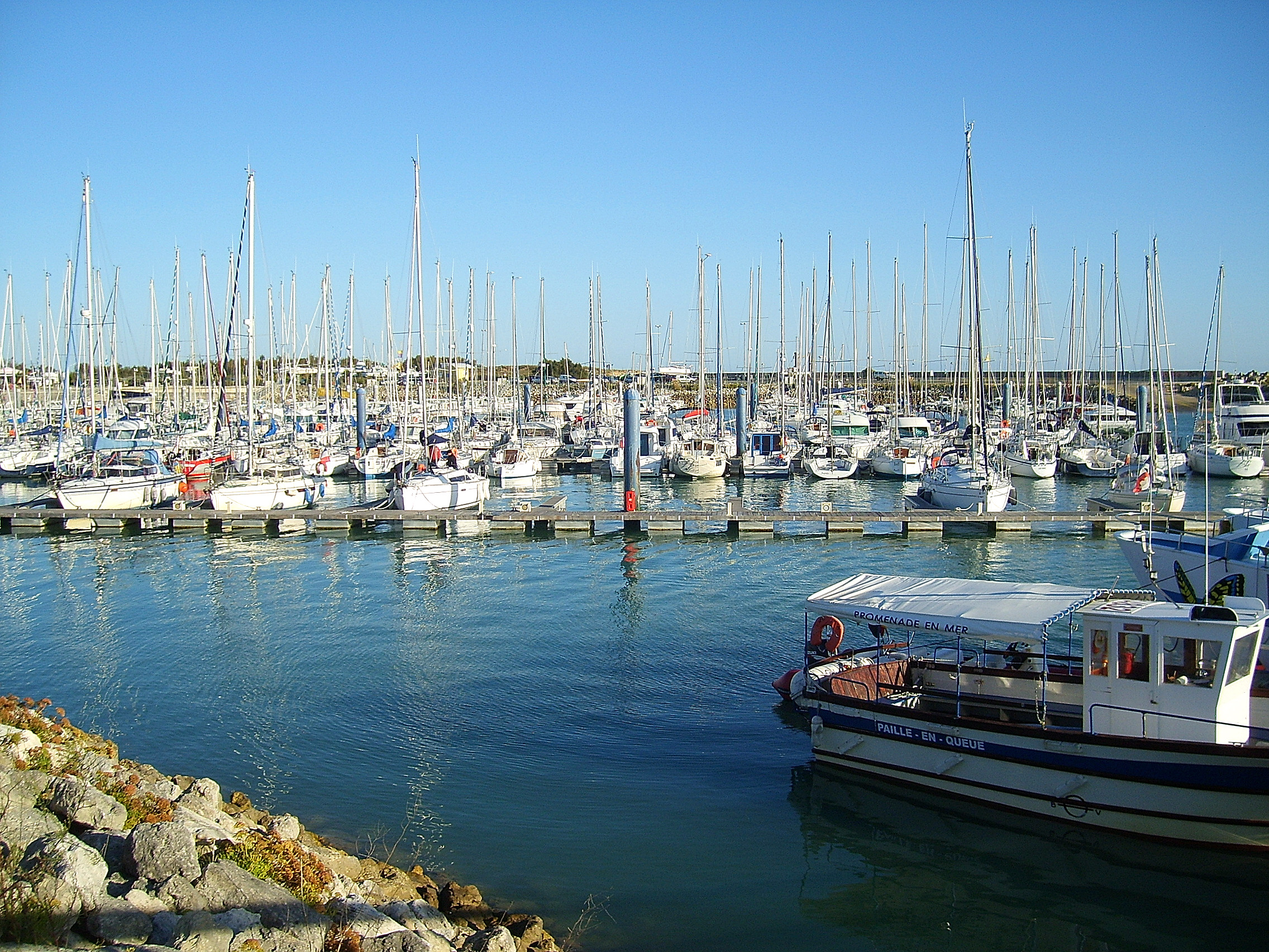 9-Le-port-de-St-Denis