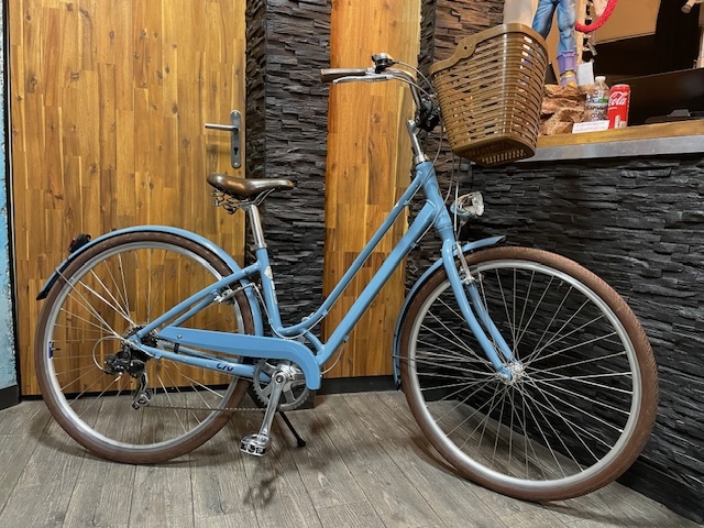 velo ville giant liv flourish aluminium  bleu 28 pouces 7 vitesses taille de 1M50 a 1M75 prix 398 euro