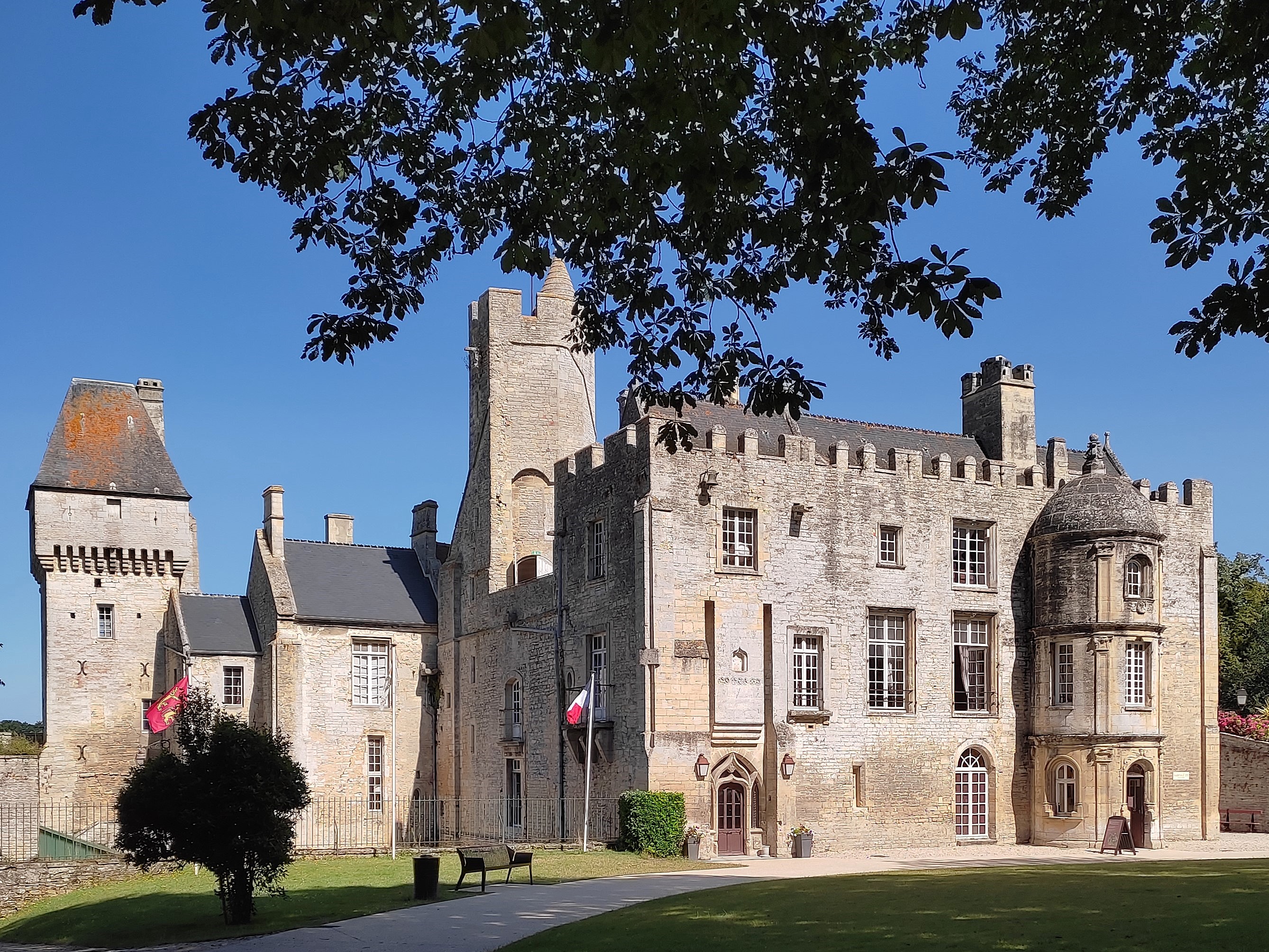 Chateau-de-Creully