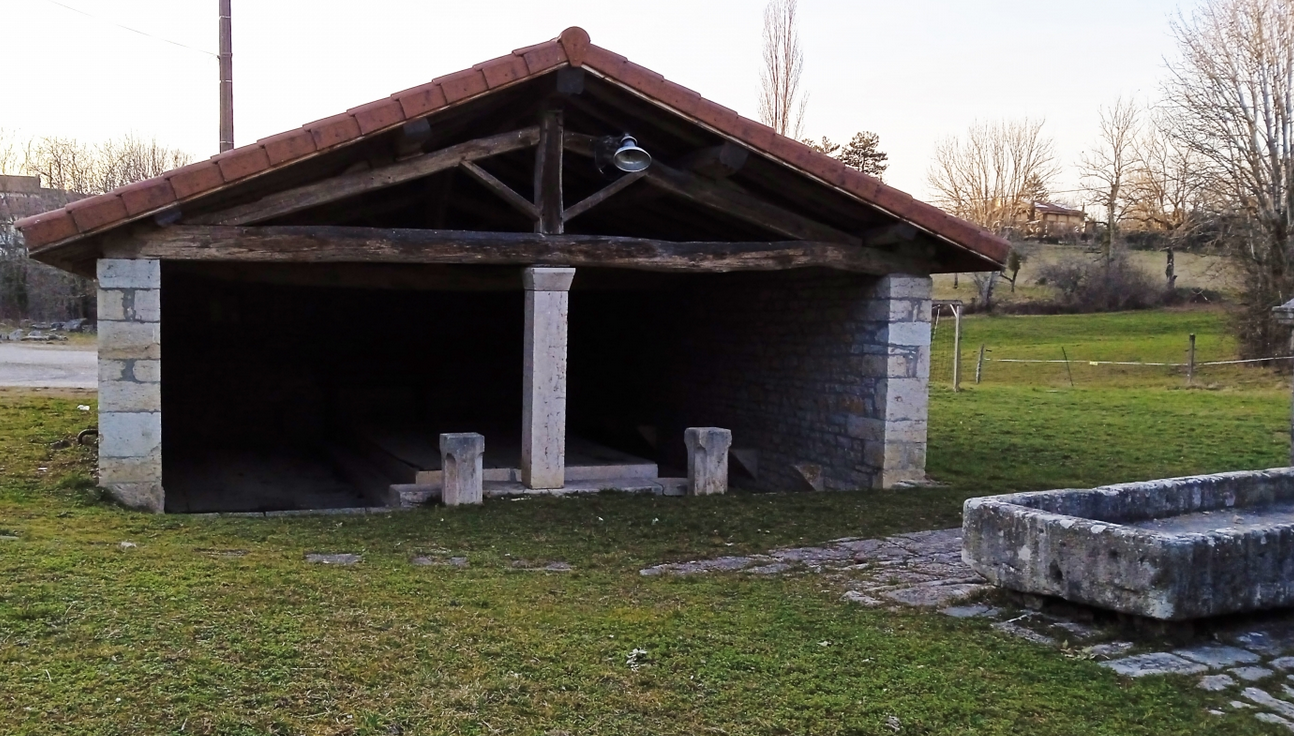 Mise en valeur du lavoir - Grand Corent (Ain)