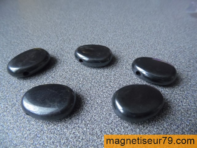 Pendentif-Pierre-Percee-Hematite-A-3-640x480-