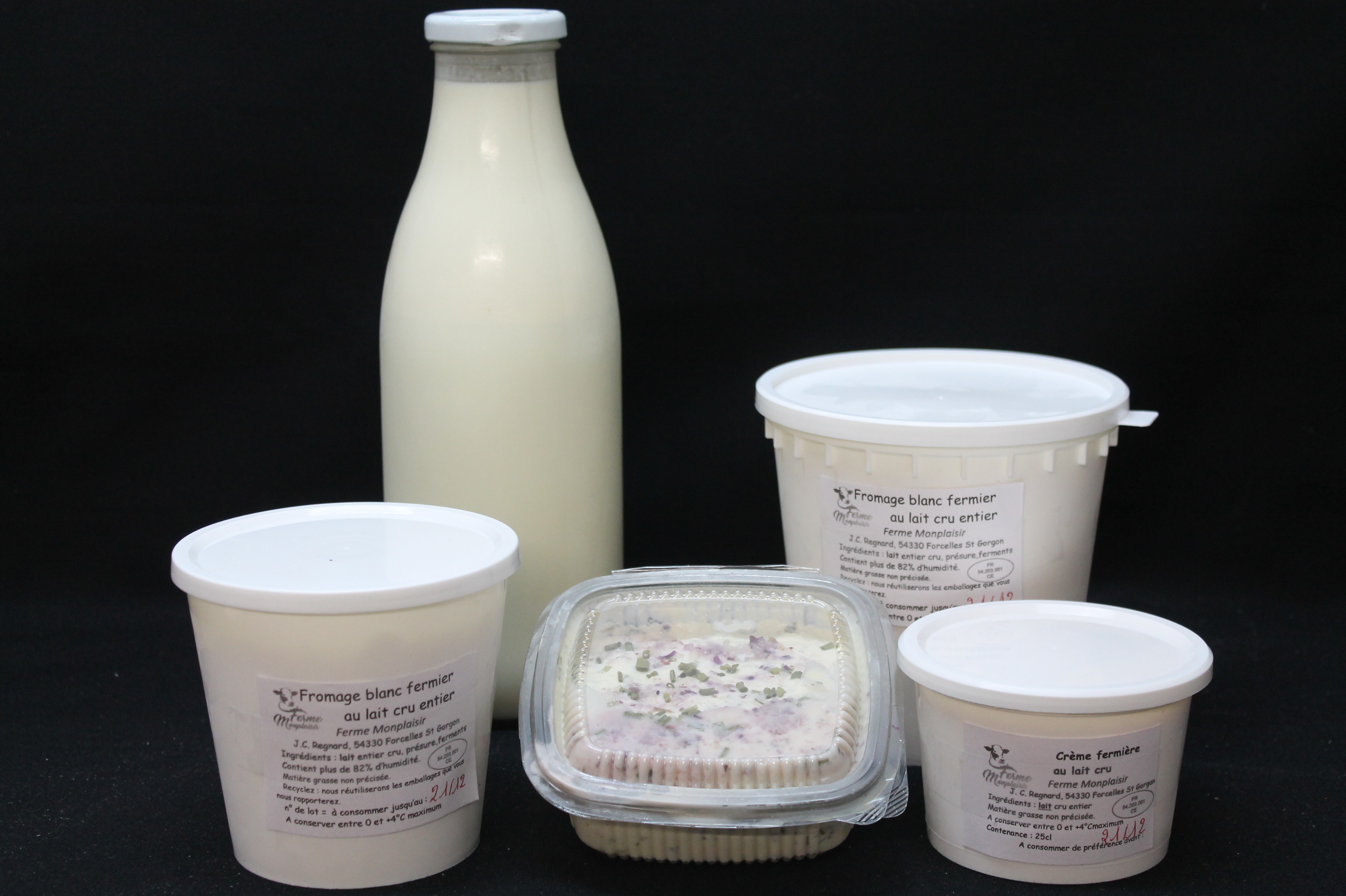 Ensemble-produits-laitiers-Ferme-Monplaisir