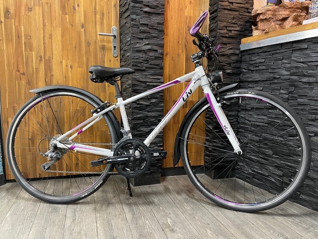 velo vtc giant liv aluminium blanc 28 pouces 24 vitesses taille de 1M50 a 1M75 prix 390 euro