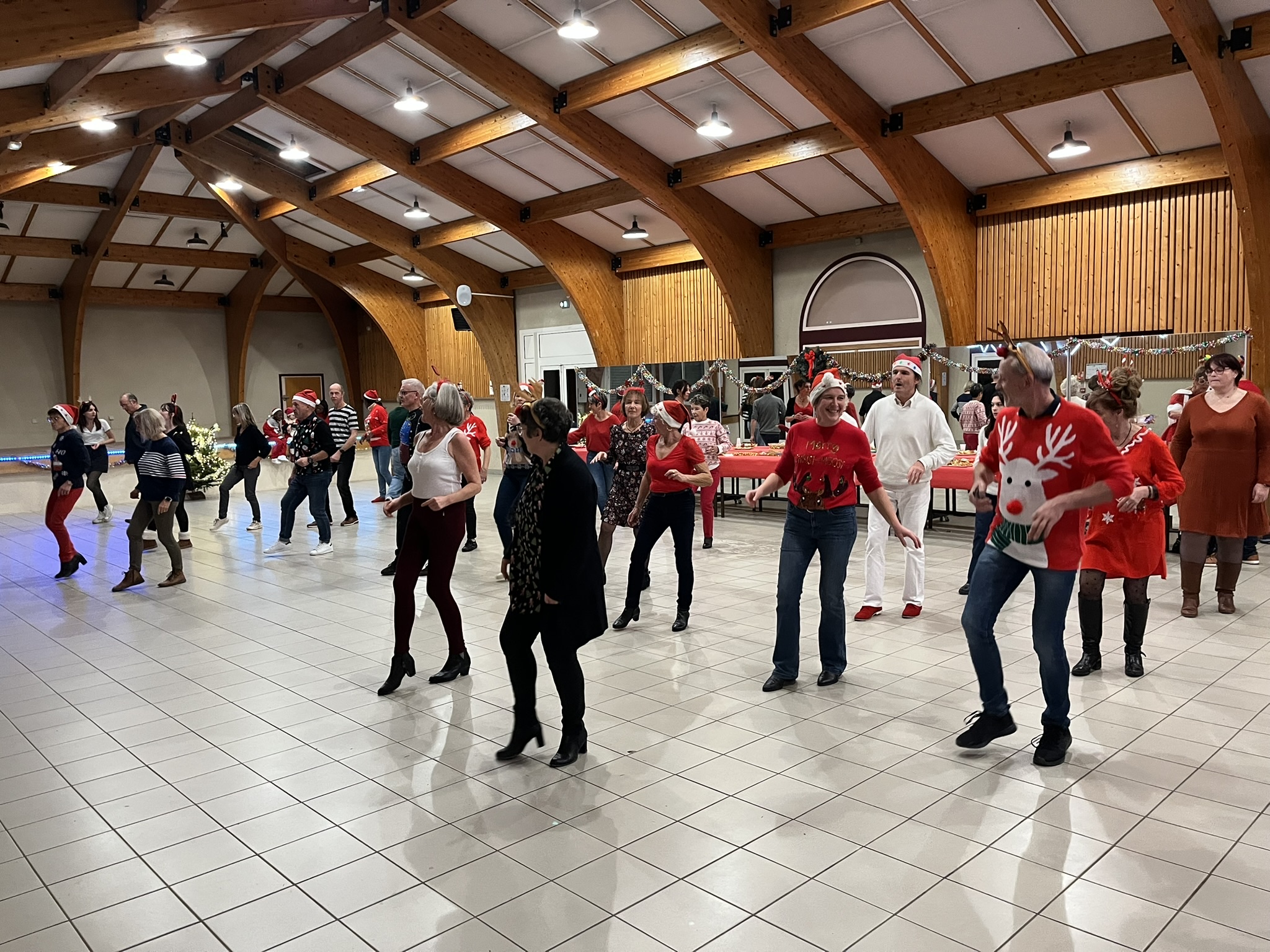 2024 12 17 a19 montat danse club soiree de noel