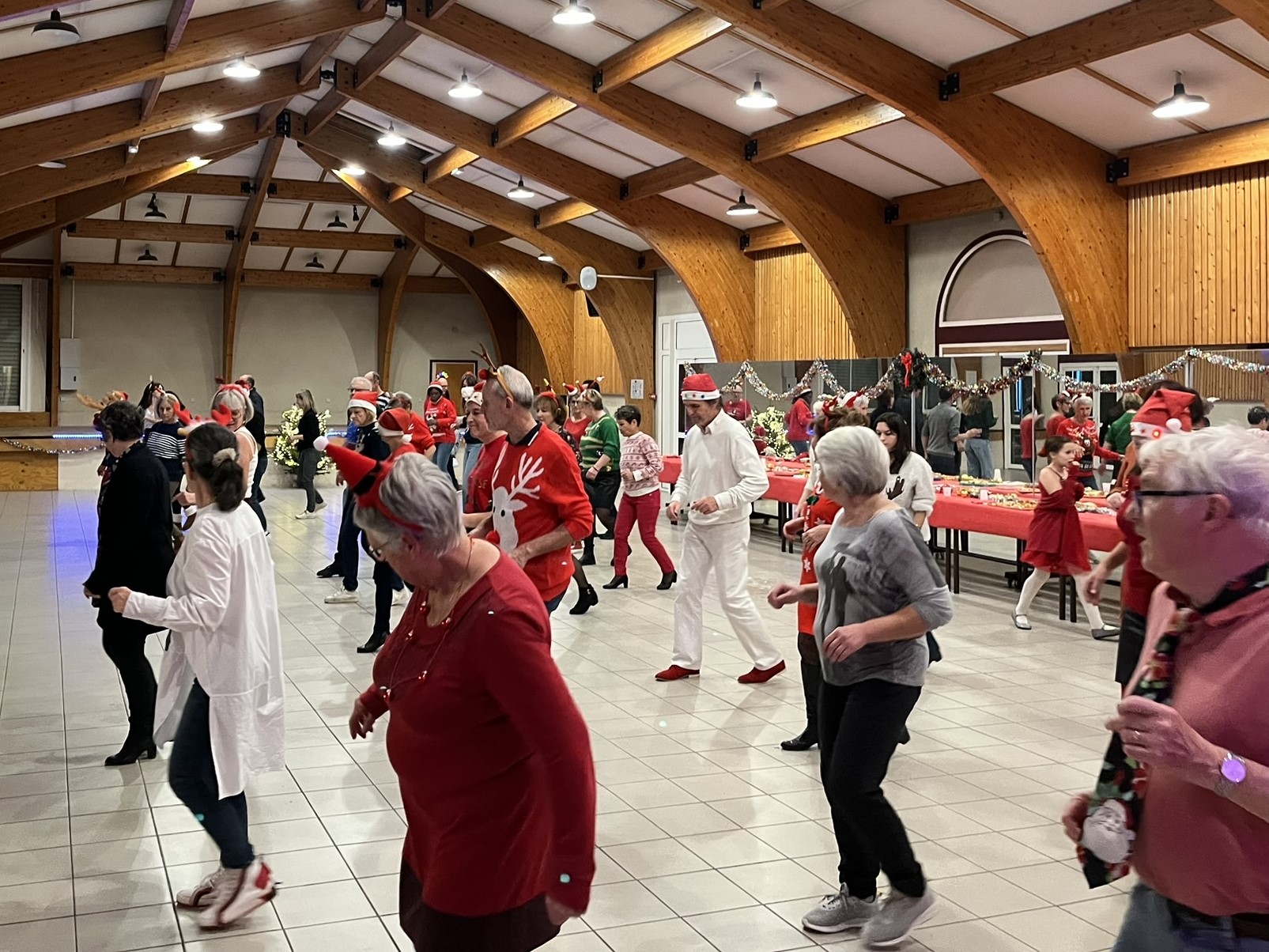 2024 12 17 a16 montat danse club soiree de noel