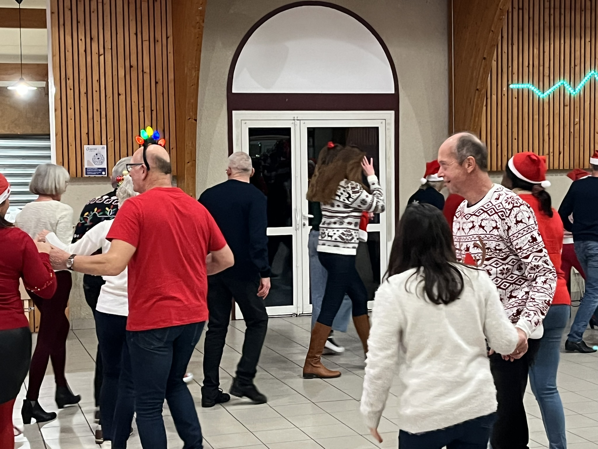 2024 12 17 a9 montat danse club soiree de noel