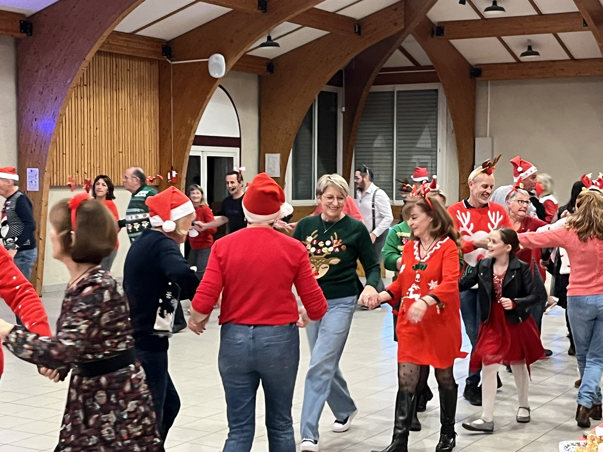 2024 12 17 a7 montat danse club soiree de noel