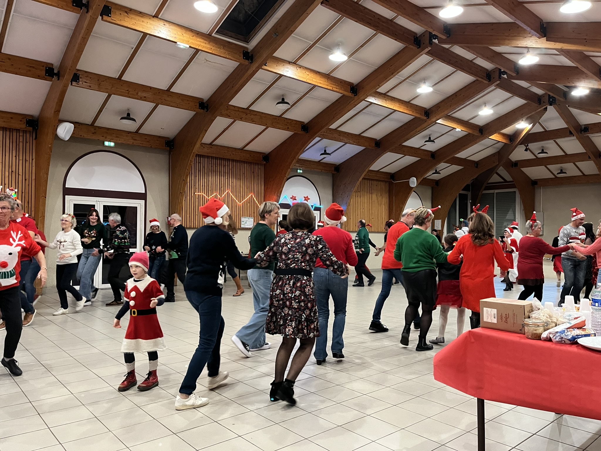 2024 12 17 a4 montat danse club soiree de noel