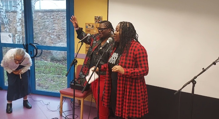 Concert gospel dans une maison de retraite