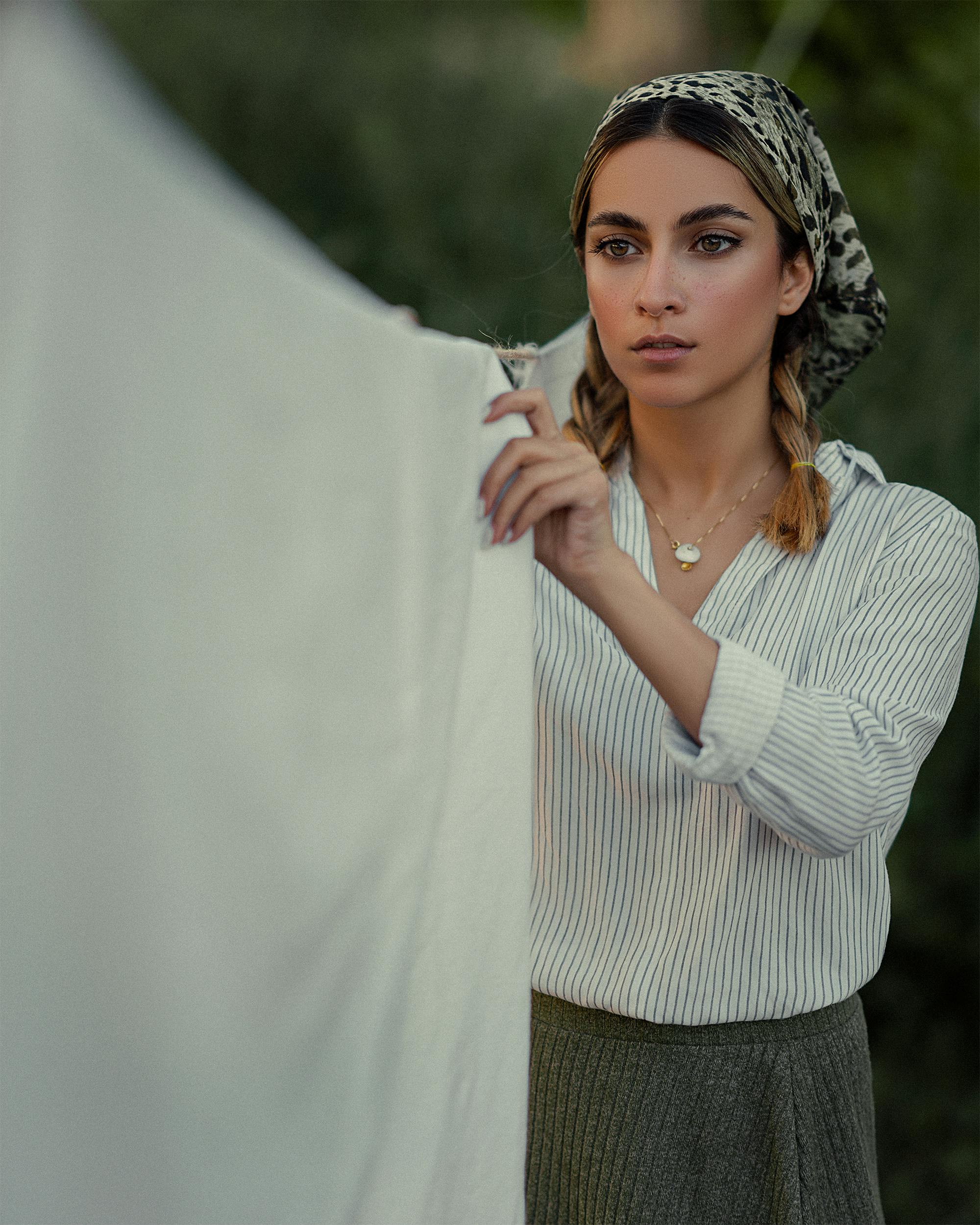 Belle femme avec son linge