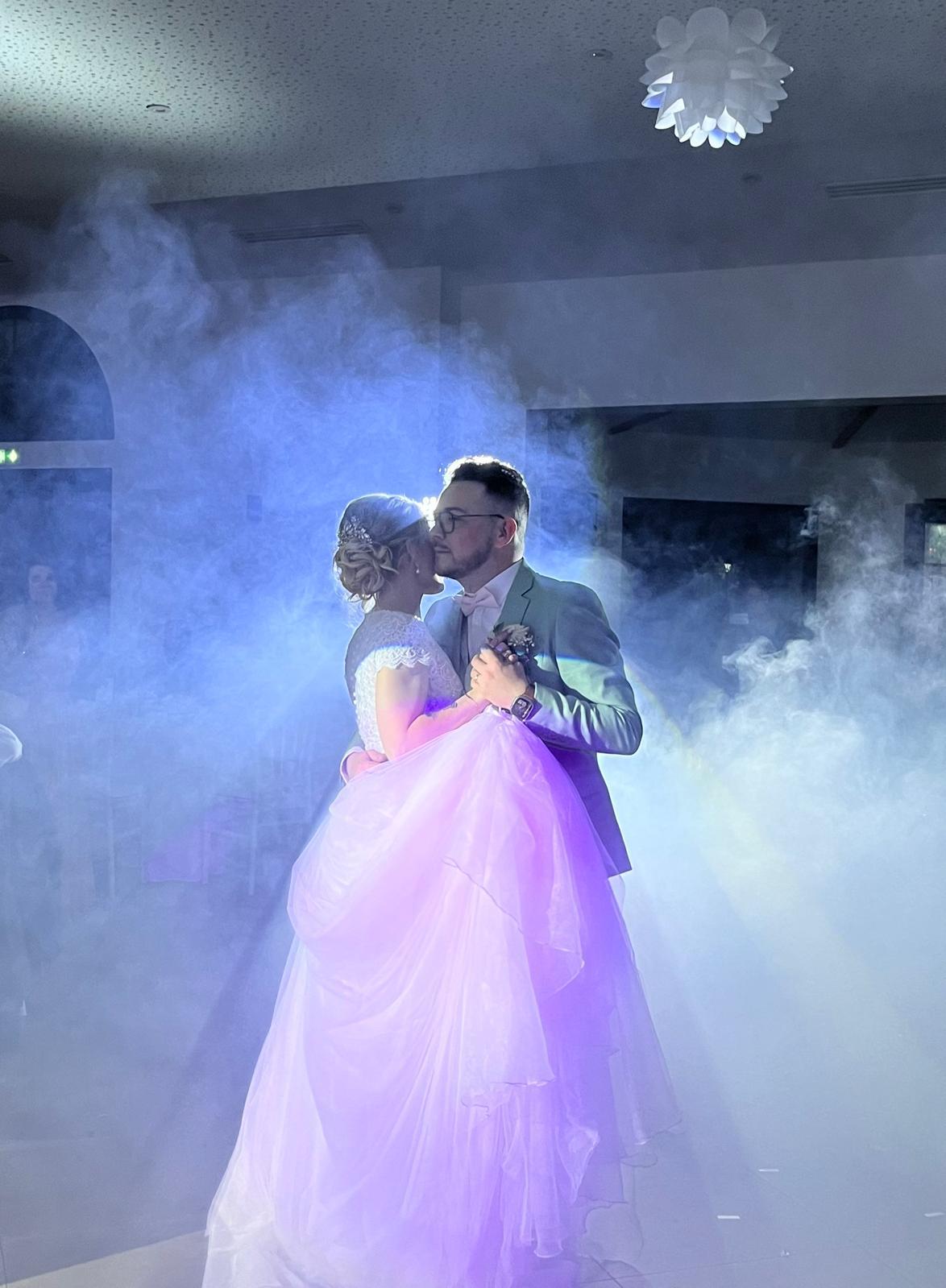 82e33ecd 52d9 4f9f 9c40 155ae2e24bb0