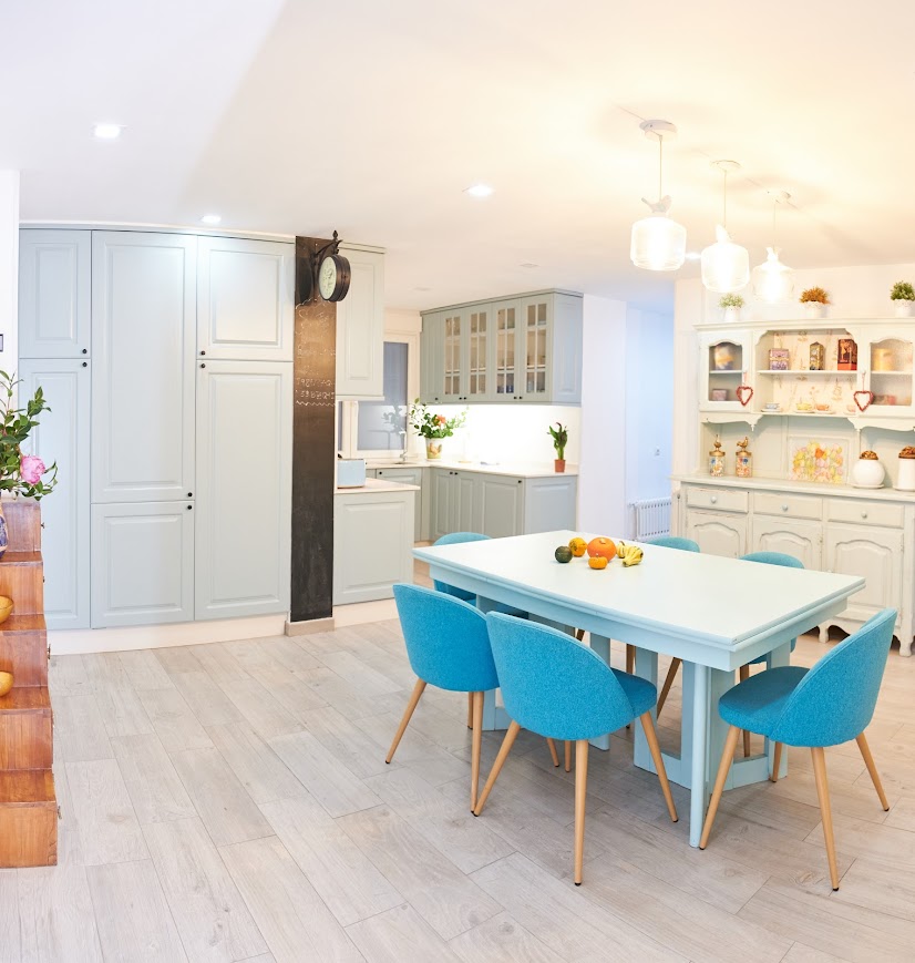 Decoración estilo rústico en Santiago de Compostela  de una cocina estilo baby blue 