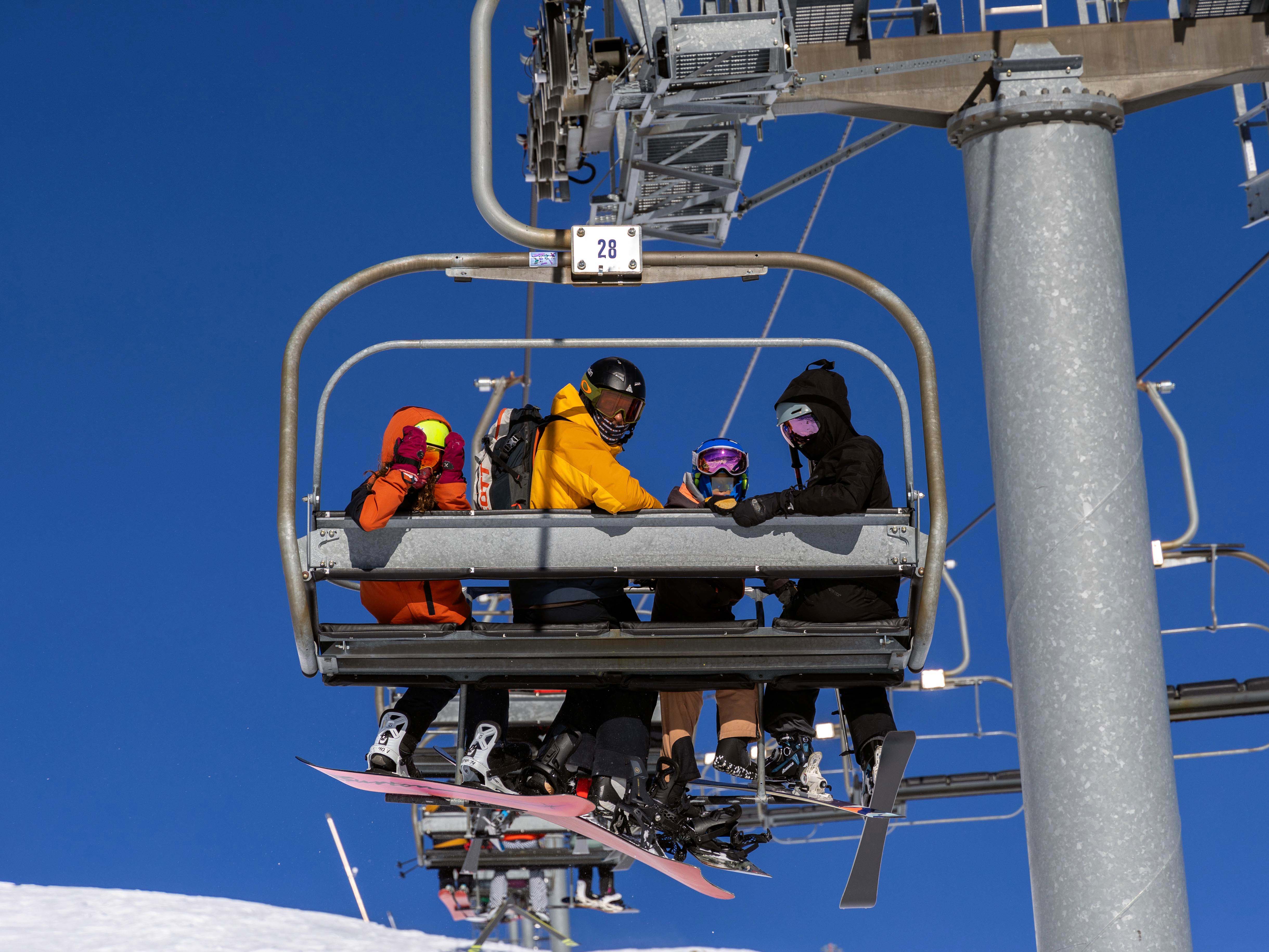 Telesiege-la-famille-bationo-jipi2557