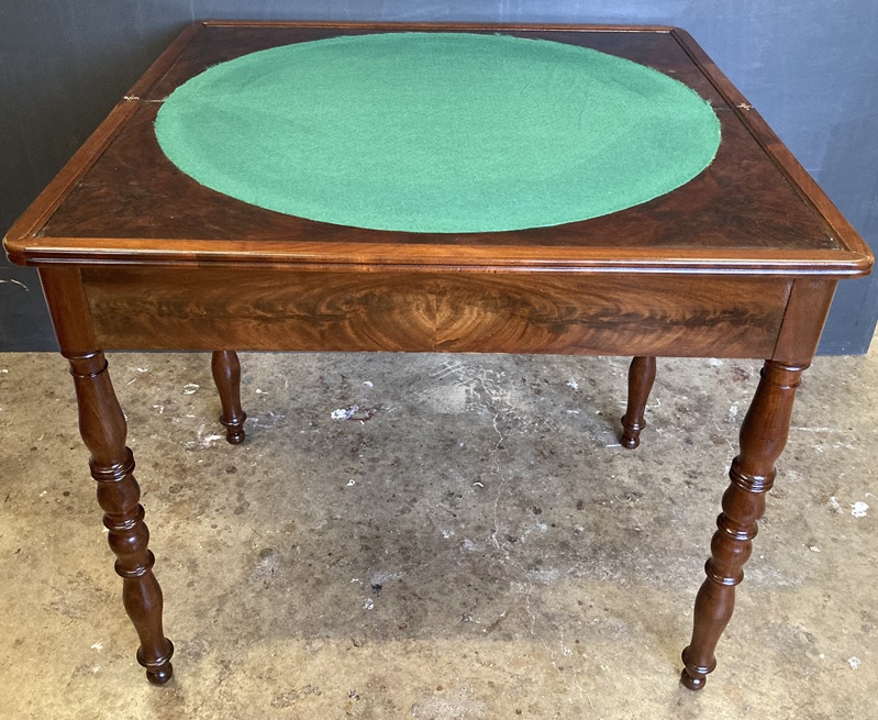 Table-a-jeux-restauartion-3