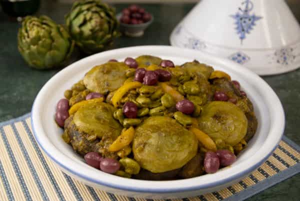 Tajine-aux-Feves-Fraiches-et-Artichauts