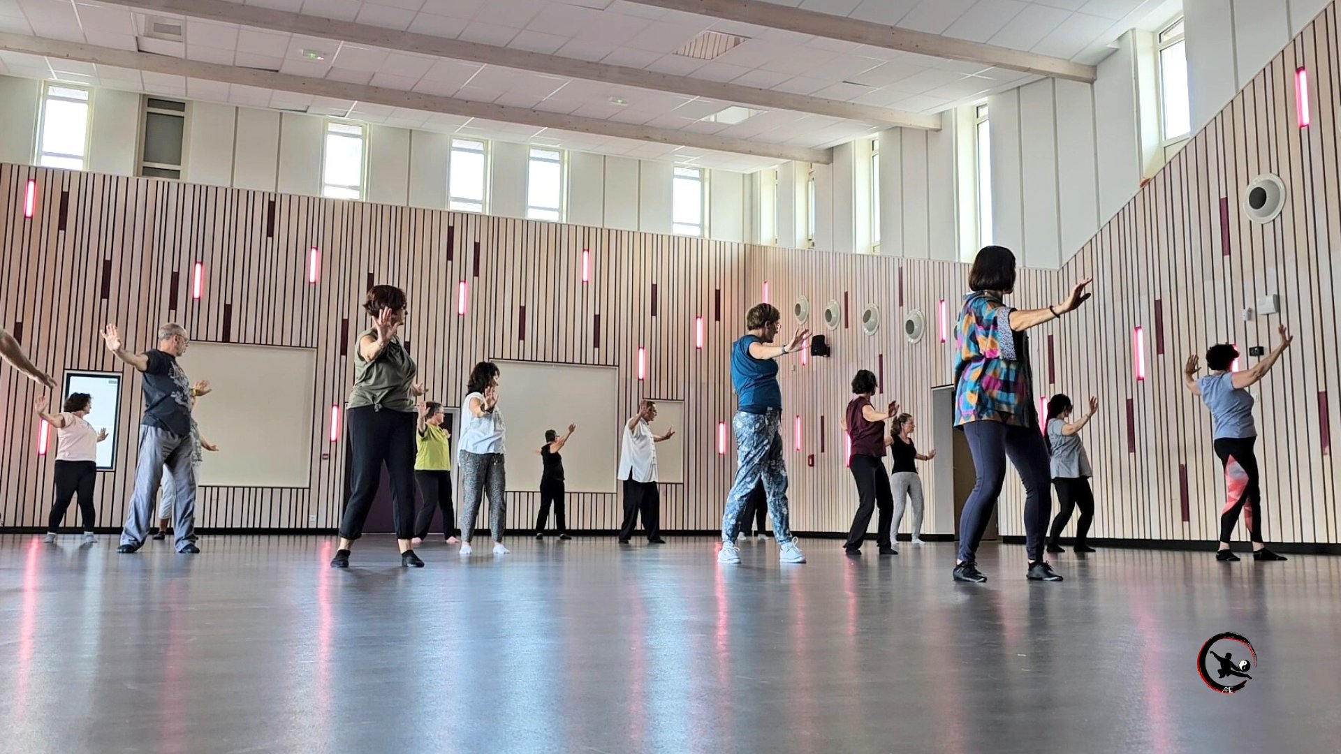 Qi Gong et Tai Chi à Maubec : Bien-être, convivialité et mise en lumière locale