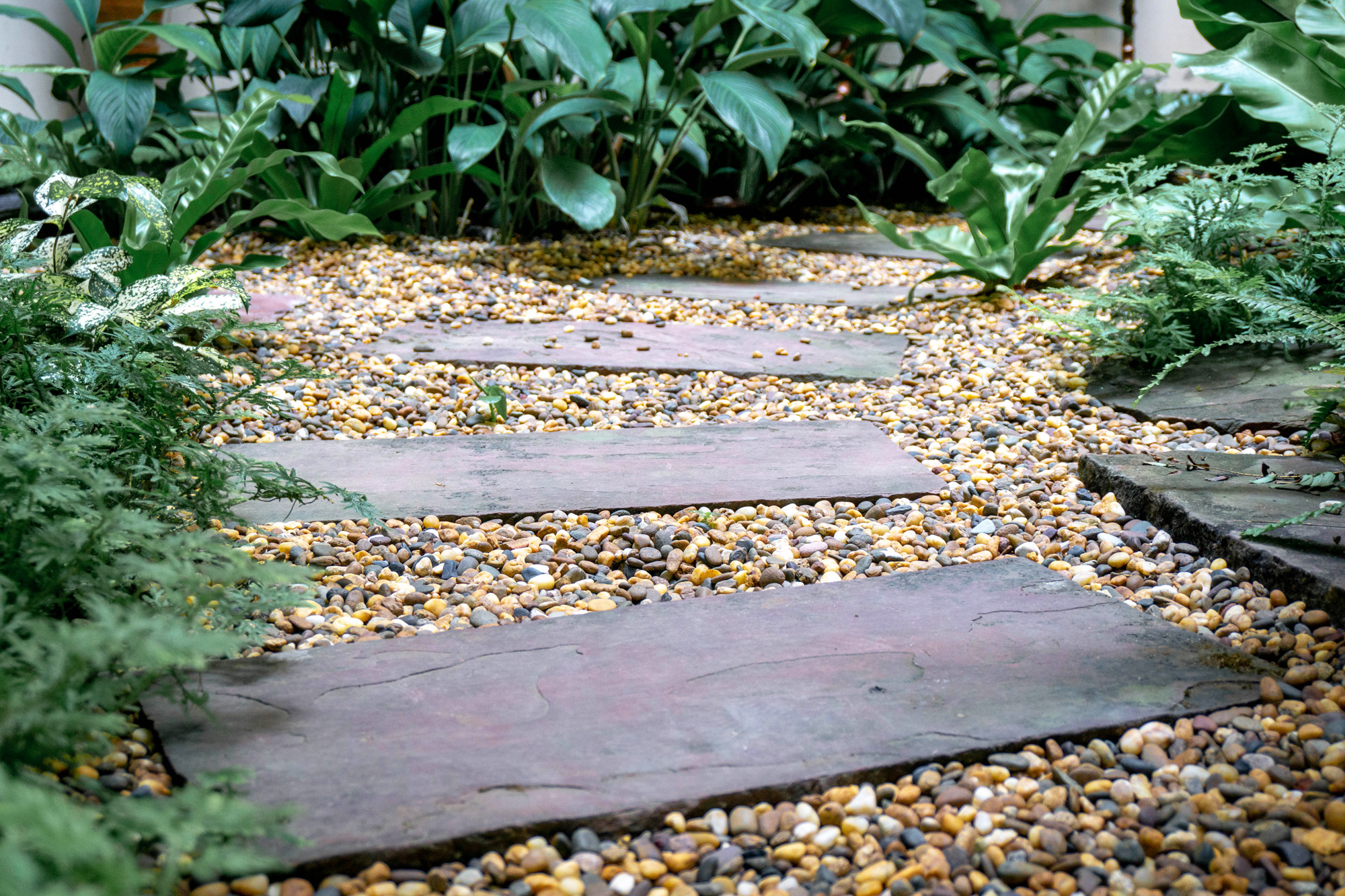 Cotard Agrégats conseille avec expertise et professionnalisme vos projets de rénovation ou d'aménagement de surfaces que ce soit des graviers, de l'ardoise, du sable,...