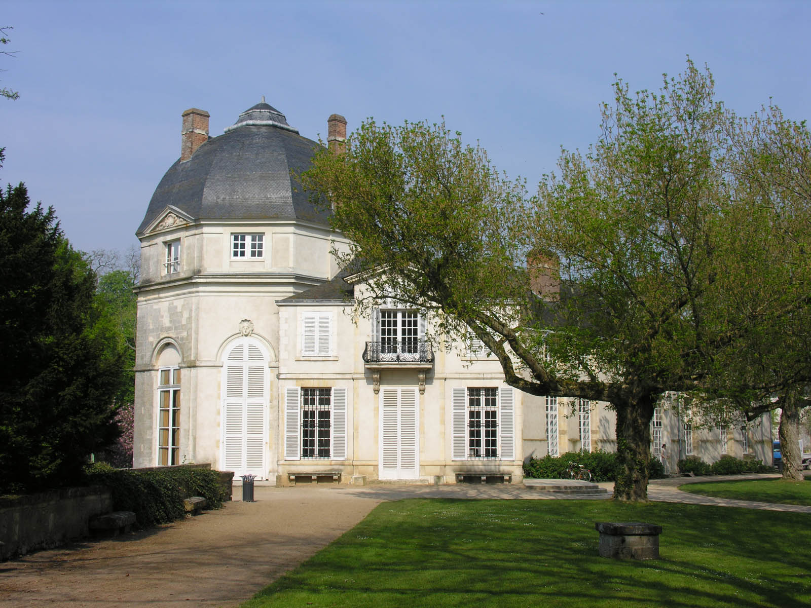 Châteauneuf-sur-Loire : un nouveau lycée « futuriste »