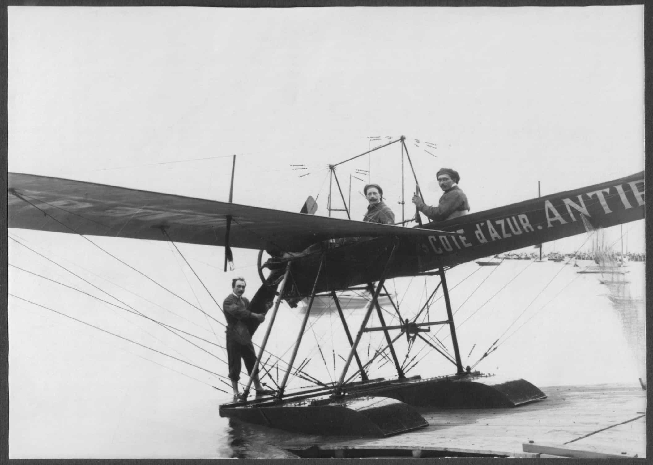 Garbero-freres-Geneve-1913-08-hydravion compress