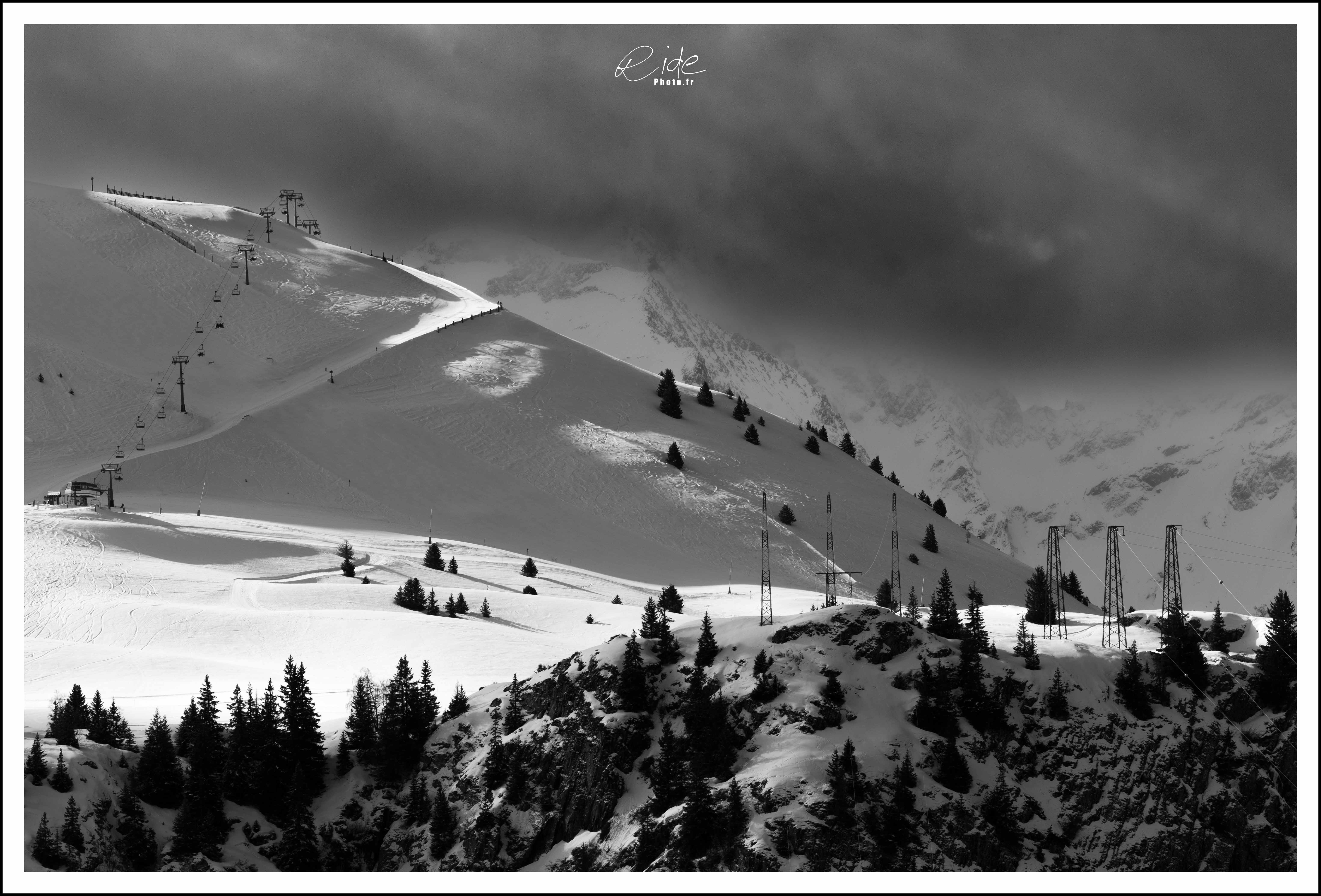 Auris station avec virgule jipi2816 2025 03 13 cb rc nb plus filet noir cc