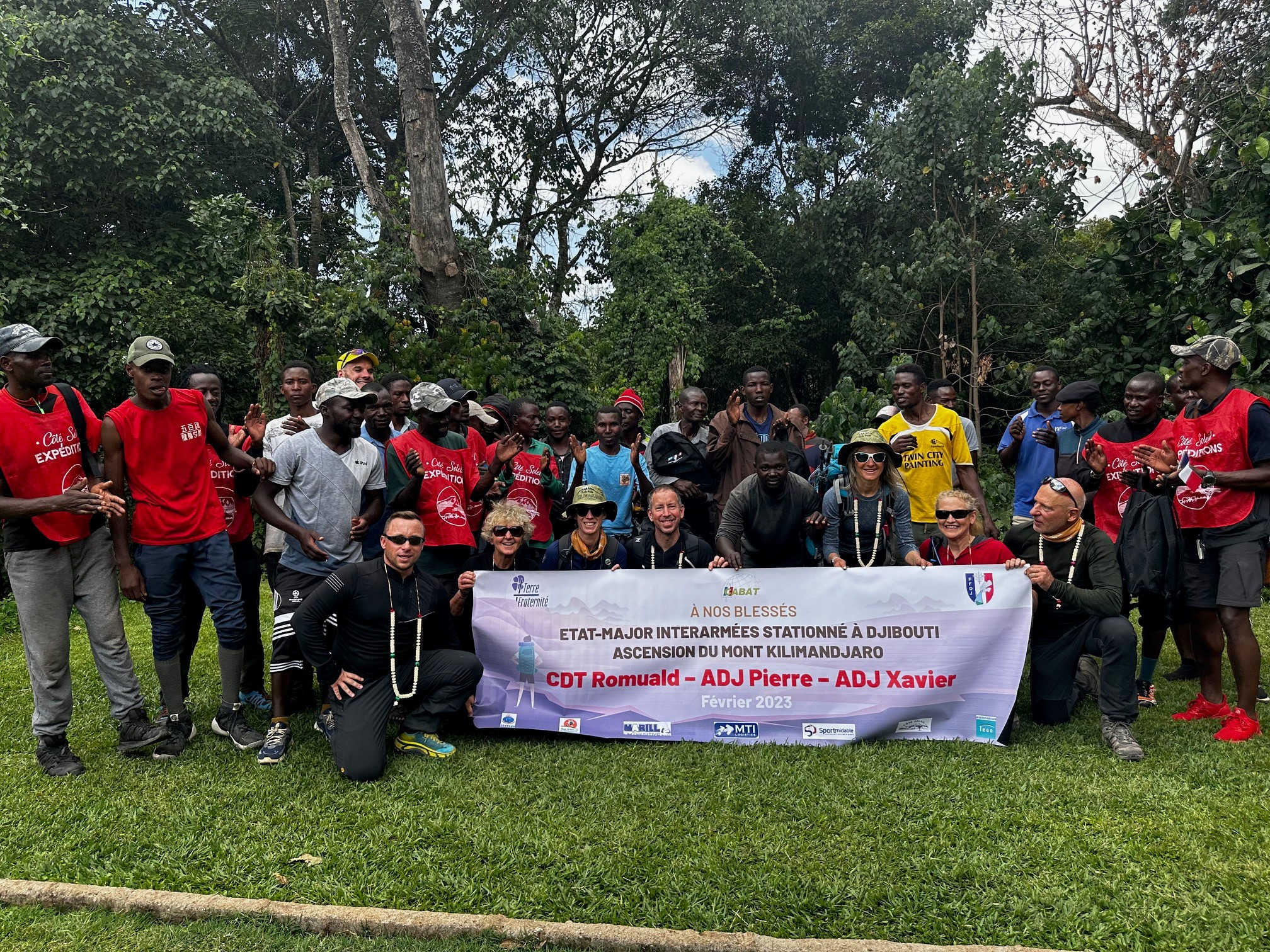 0 photo groupe ceremonie tanzanie